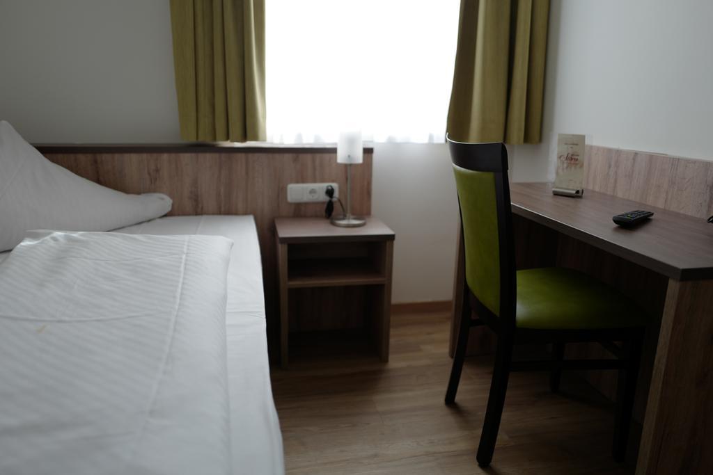 Hotel Stern Герстхофен Экстерьер фото